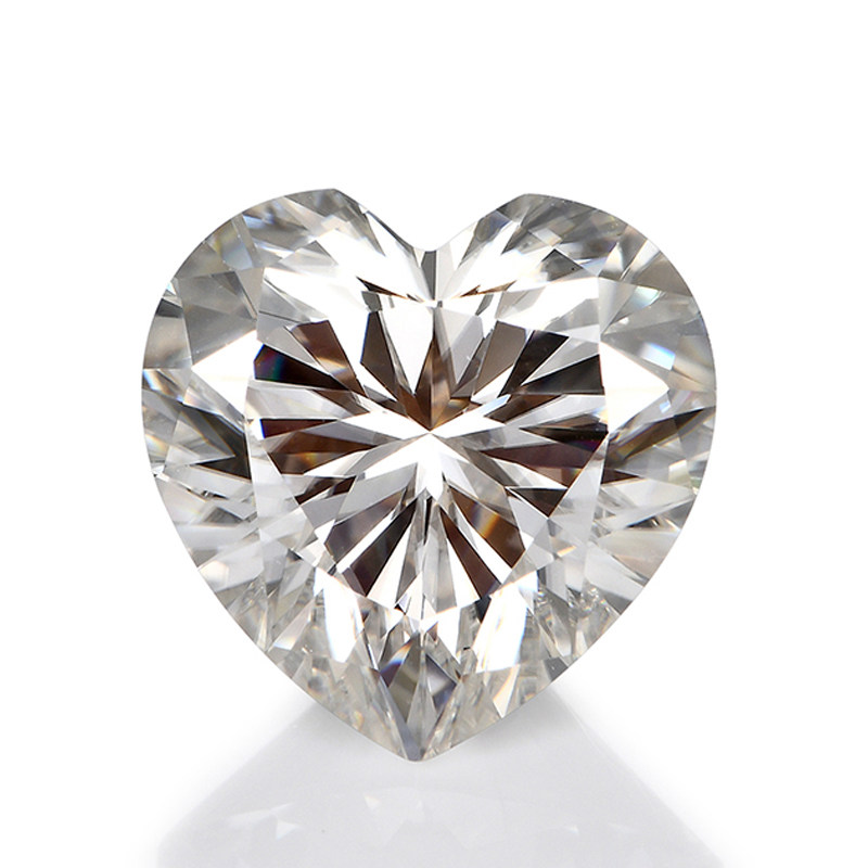 Heart cut DEF VVS diamond Moissanite